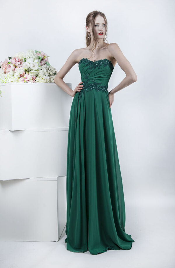 Krásné a velmi elegantní společenské šaty